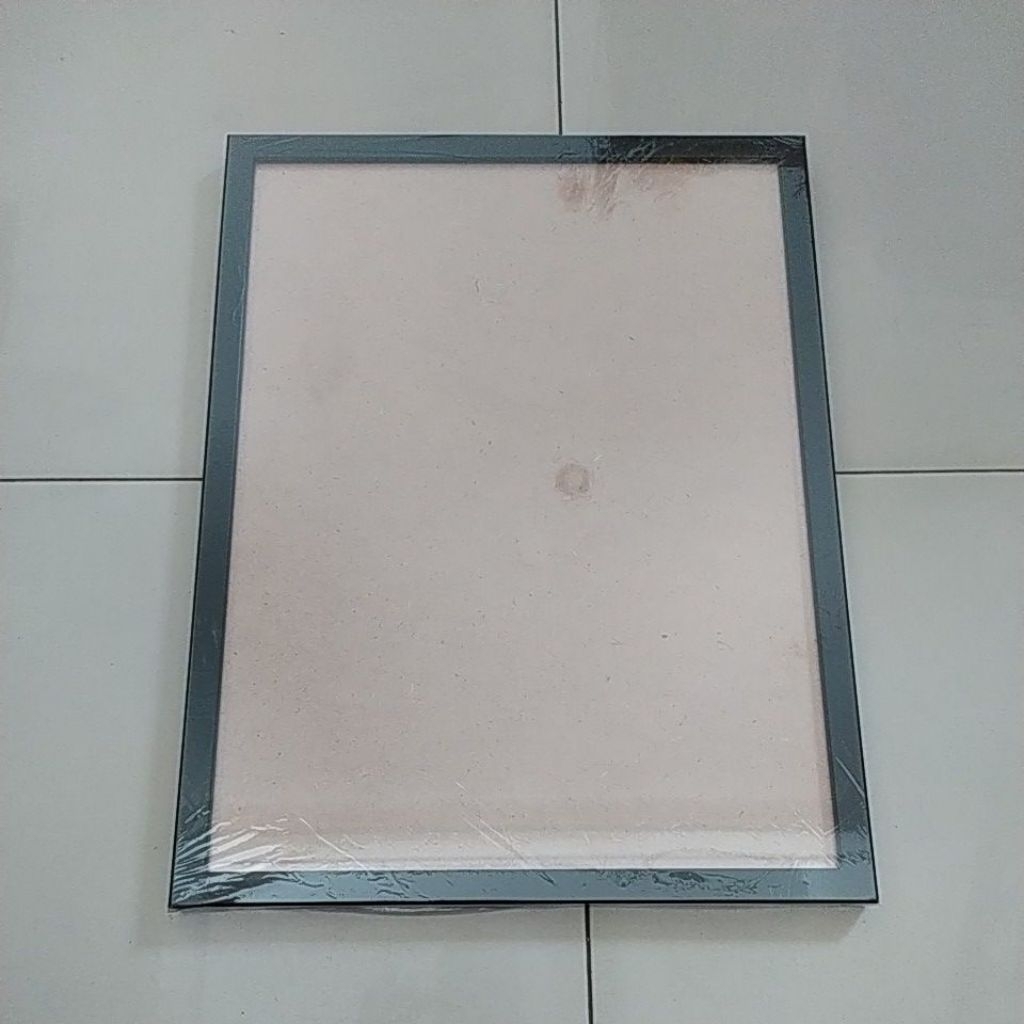 Pigura Kayu Hitam Minimalis 12R (30x40)