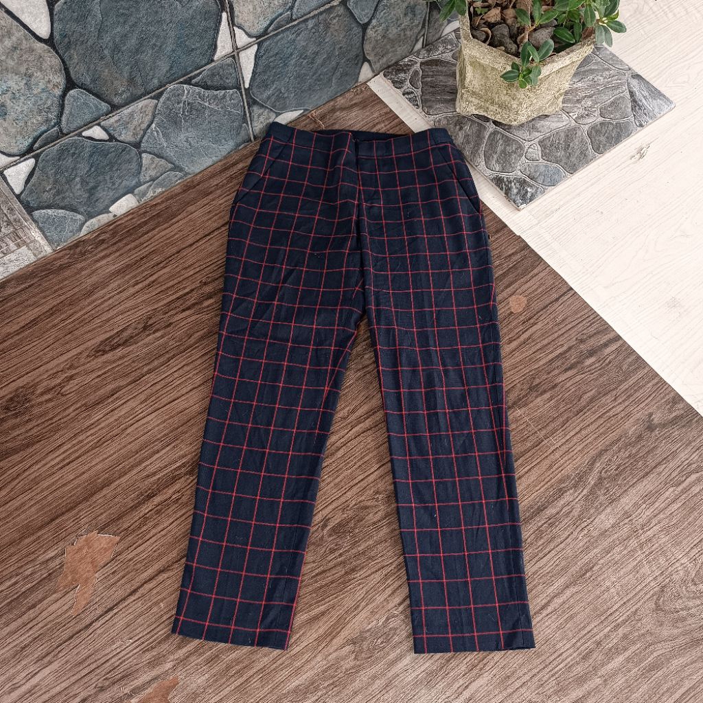 ankle pants uniqlo tartan cakepp ( sz 27/28 tapi aga pendek perhatikan pxl)