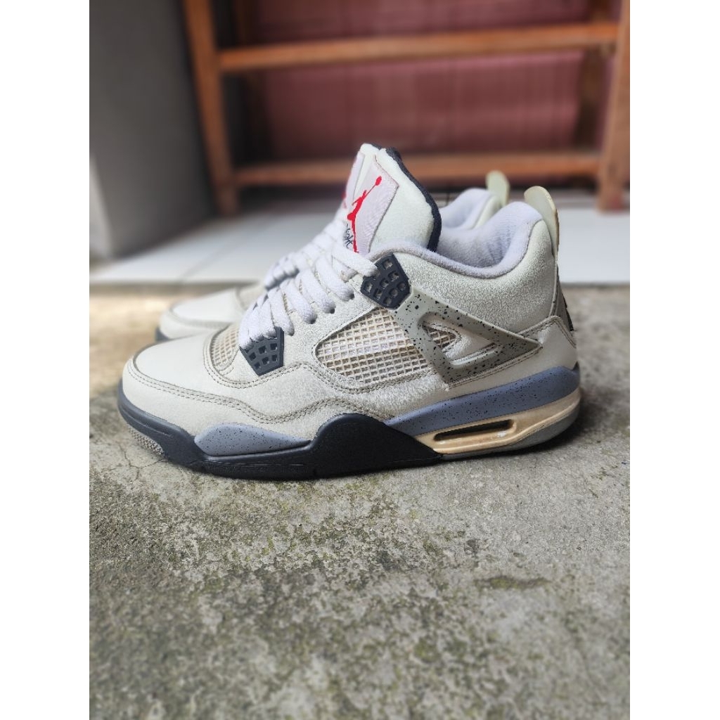 Nike Air Jordan 4 Retro “White Cement” (2012 Edition)