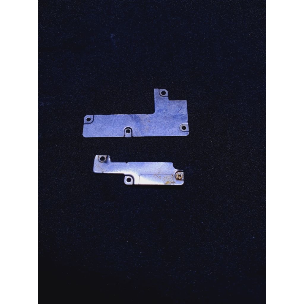 Plat Penutup Soket LCD/Kamera Depan iPhone 7 Plus  Original Copotan