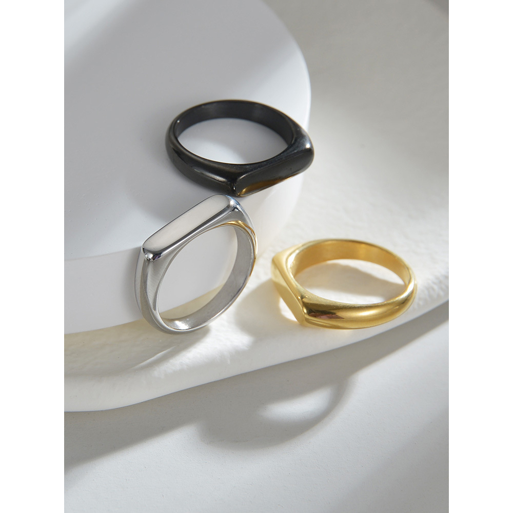 CINCIN TITANIUM MODEL KOTAK Pria/Wanita POLOS Populer / Cincin Titanium Pria