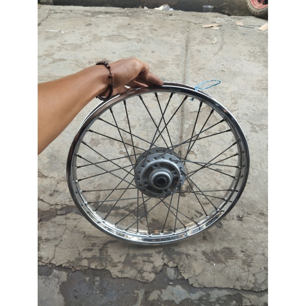 velg jari jari bagian depan motor Supra fit x karisma Supra fit new barang second copotan