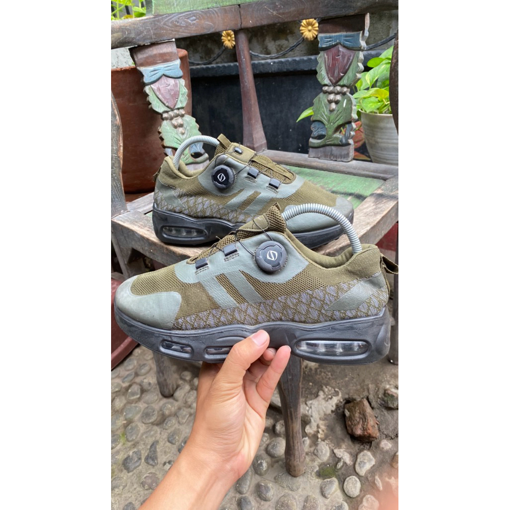Sepatu outdor