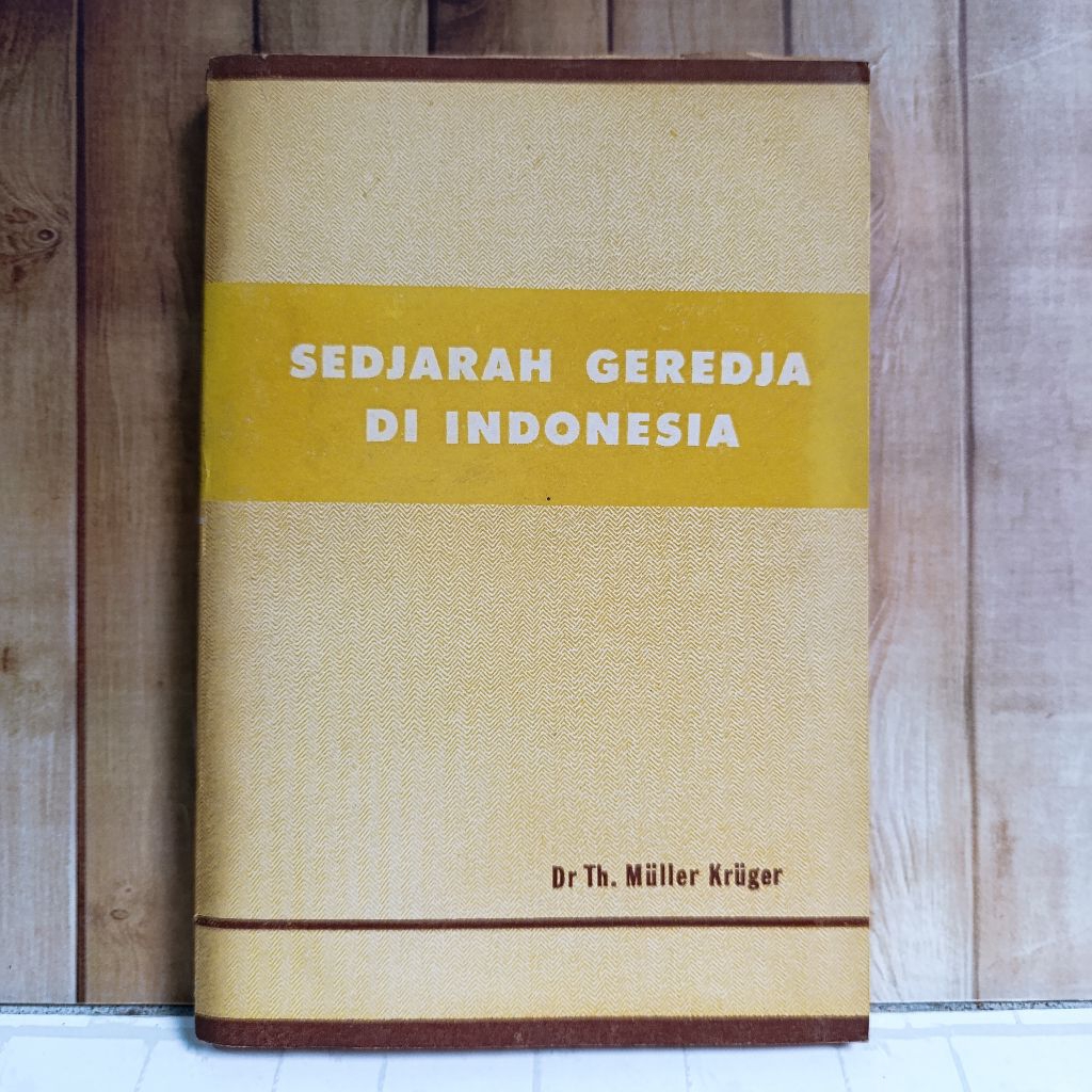 Buku sejarah Gereja di Indonesia +peta statistik daftar kronologi
