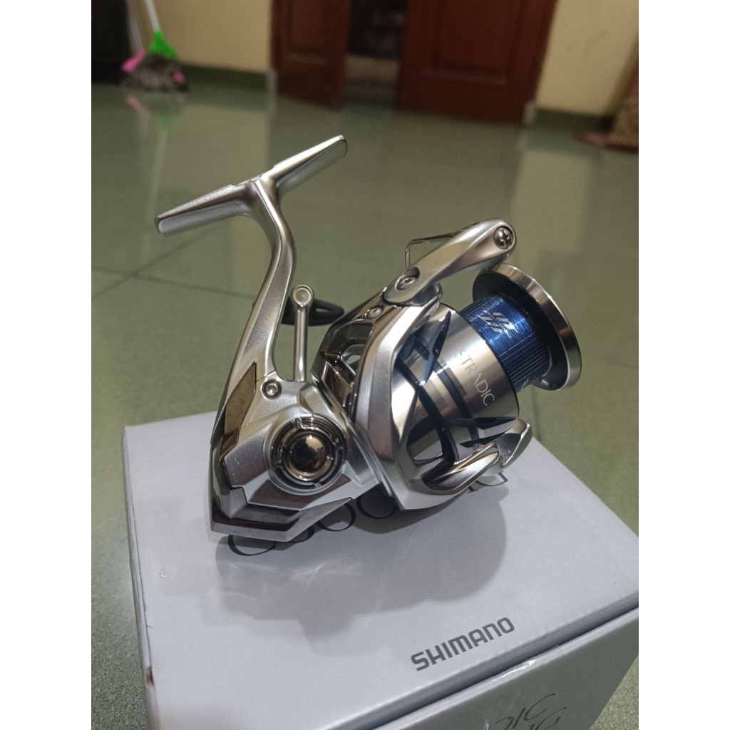 Reel Shimano Stradic FM C3000HG