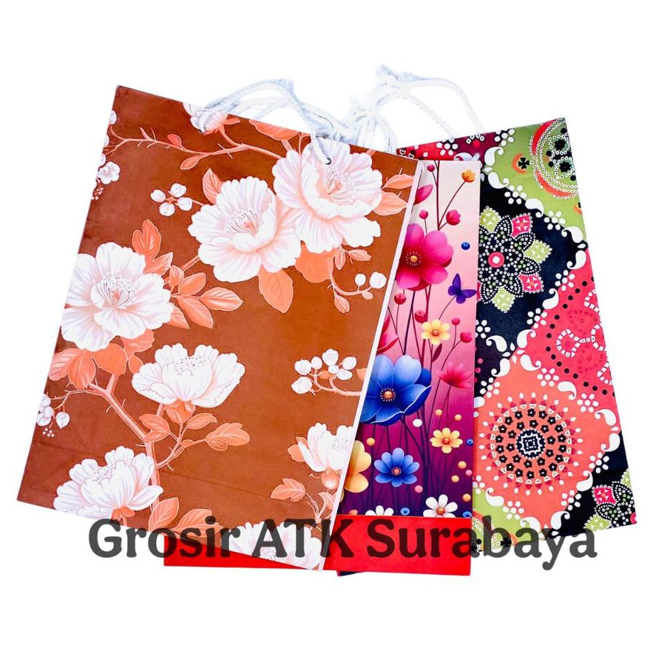 ( DAPAT 1 PCS ) PAPER BAG MOTIF BATIK BUNGA TALI PUTIH JUMBO XXL / Tas Souvenir Hajatan Goodie Bag