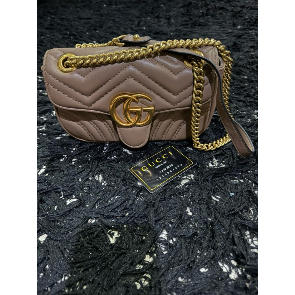 Tas wanita tali rantai size medium Gucci marmont Coklat