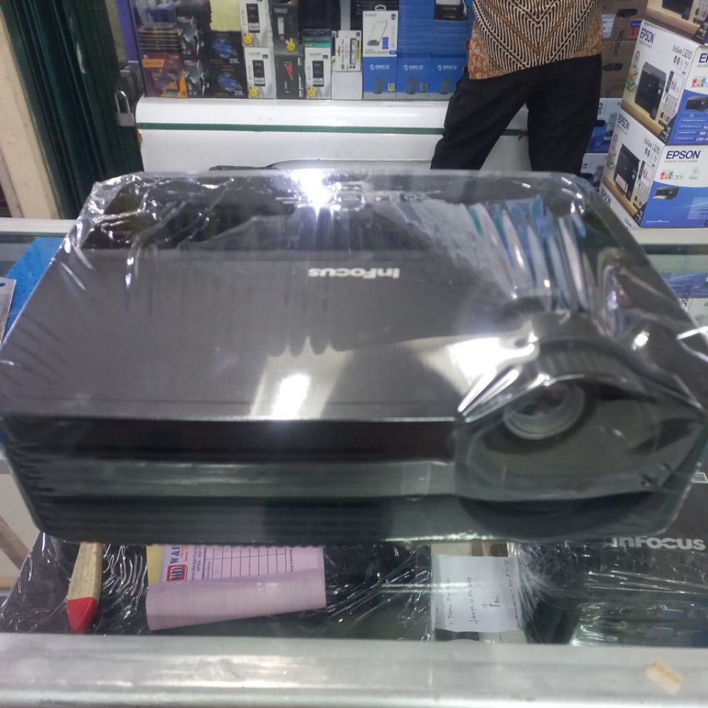 Projector Infocus IN-112 Second bergaransi