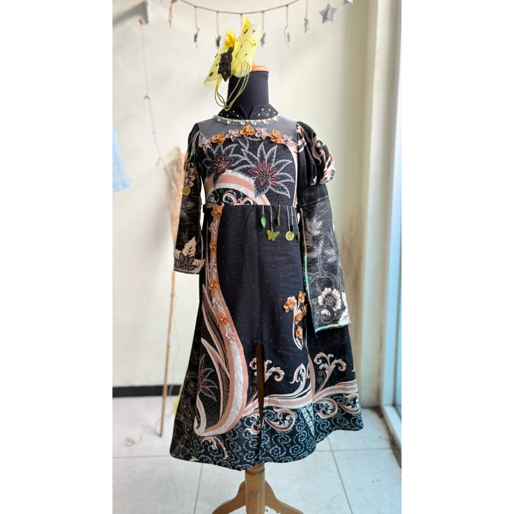 BAJU FASHION SHOW BATIK ANAK PEREMPUAN SIZE 4-6 READY STOK