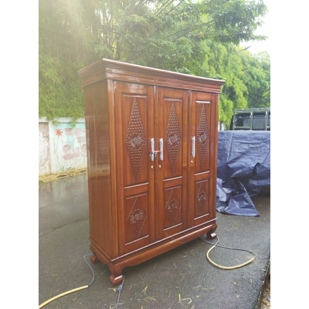 lemari pintu 3 /lemari kayu jati asli/ lemari pakaian/baju