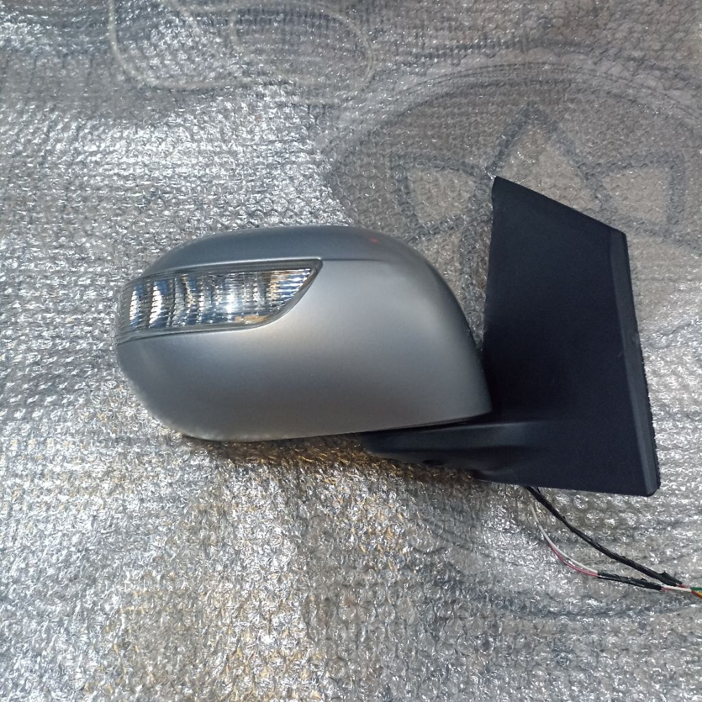 Spion Nissan Livina Tahun 2008-2013 Original Second