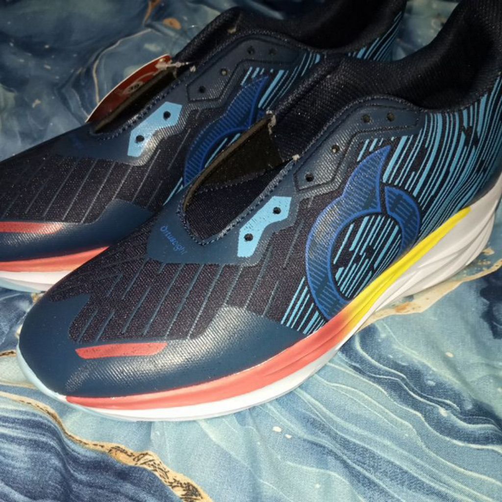 Sepatu Olahraga /Sepatu running