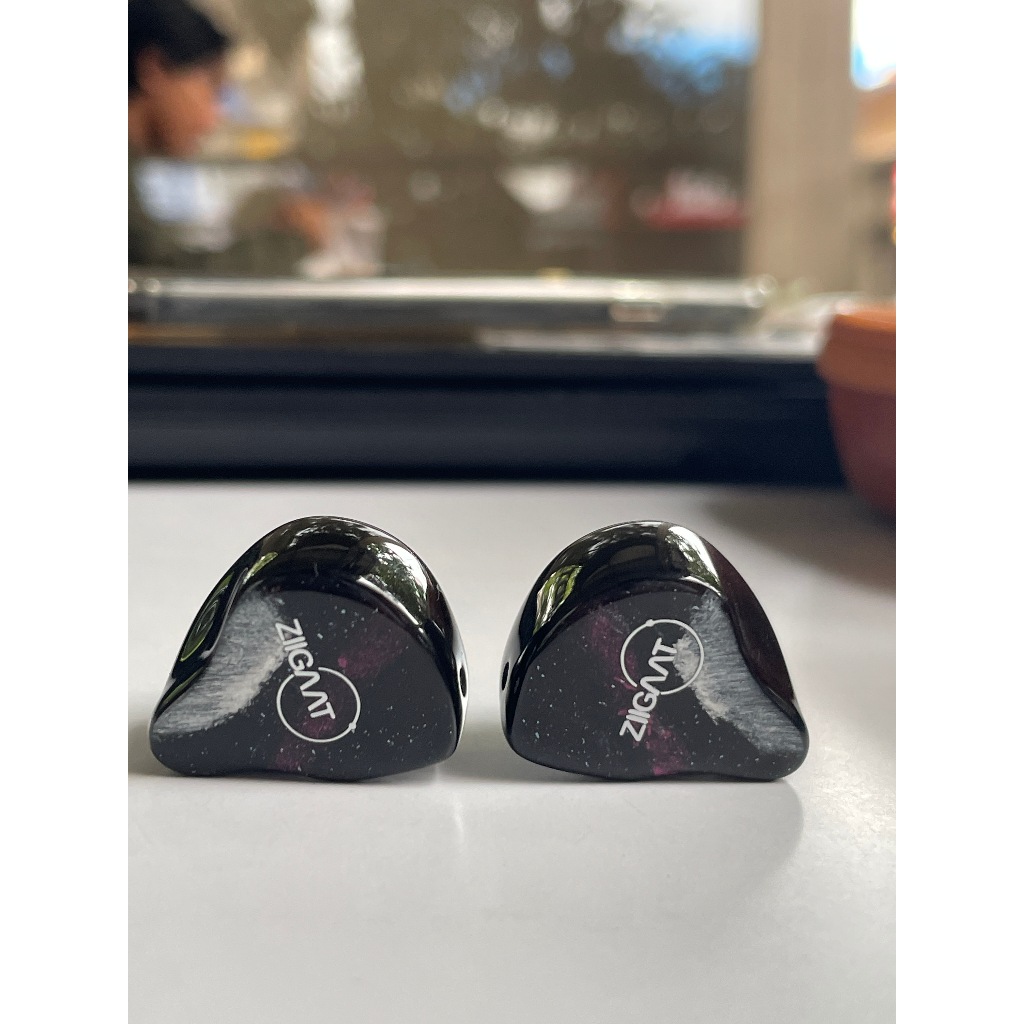 ZIIGAAT Crescent 2DD+2BA Hybrid In Ear Monitor Earphone