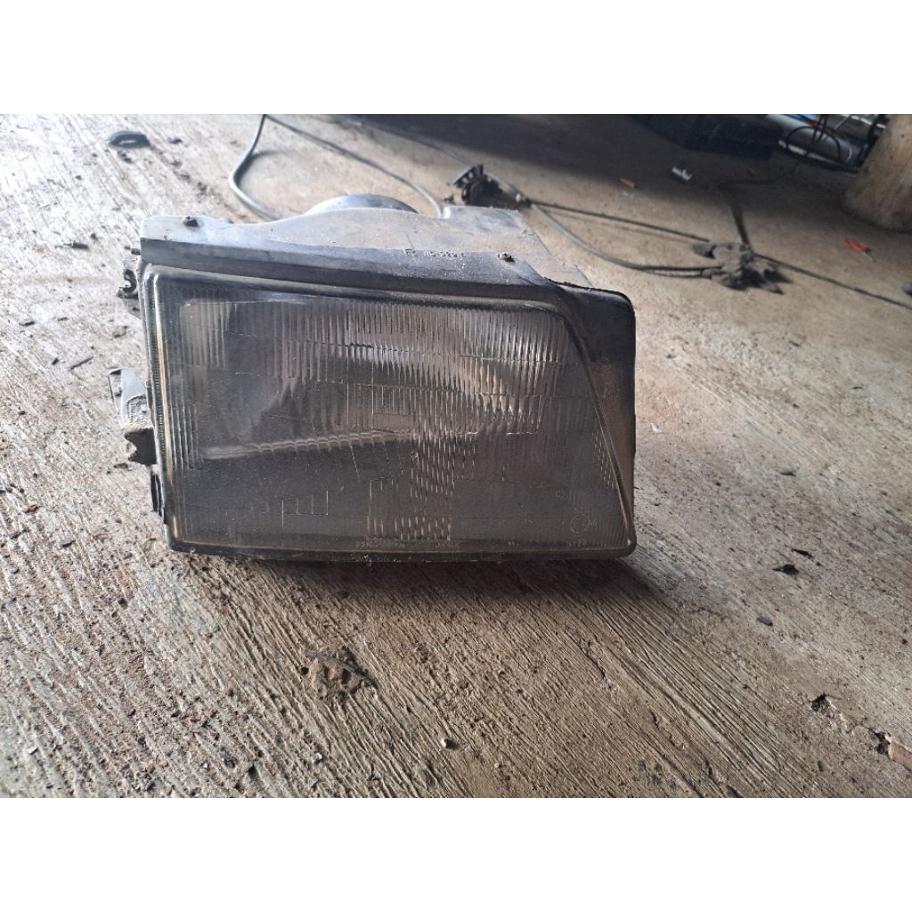 lampu depan kanan forsa