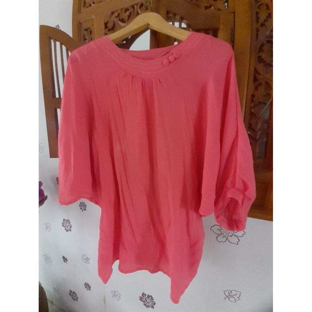 Baju atasan Wanita Preloved Second Branded (  LD 120 P 75 )