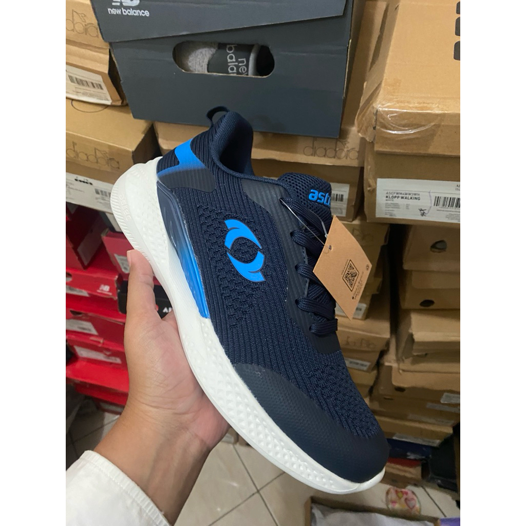 sepatu Running astec men