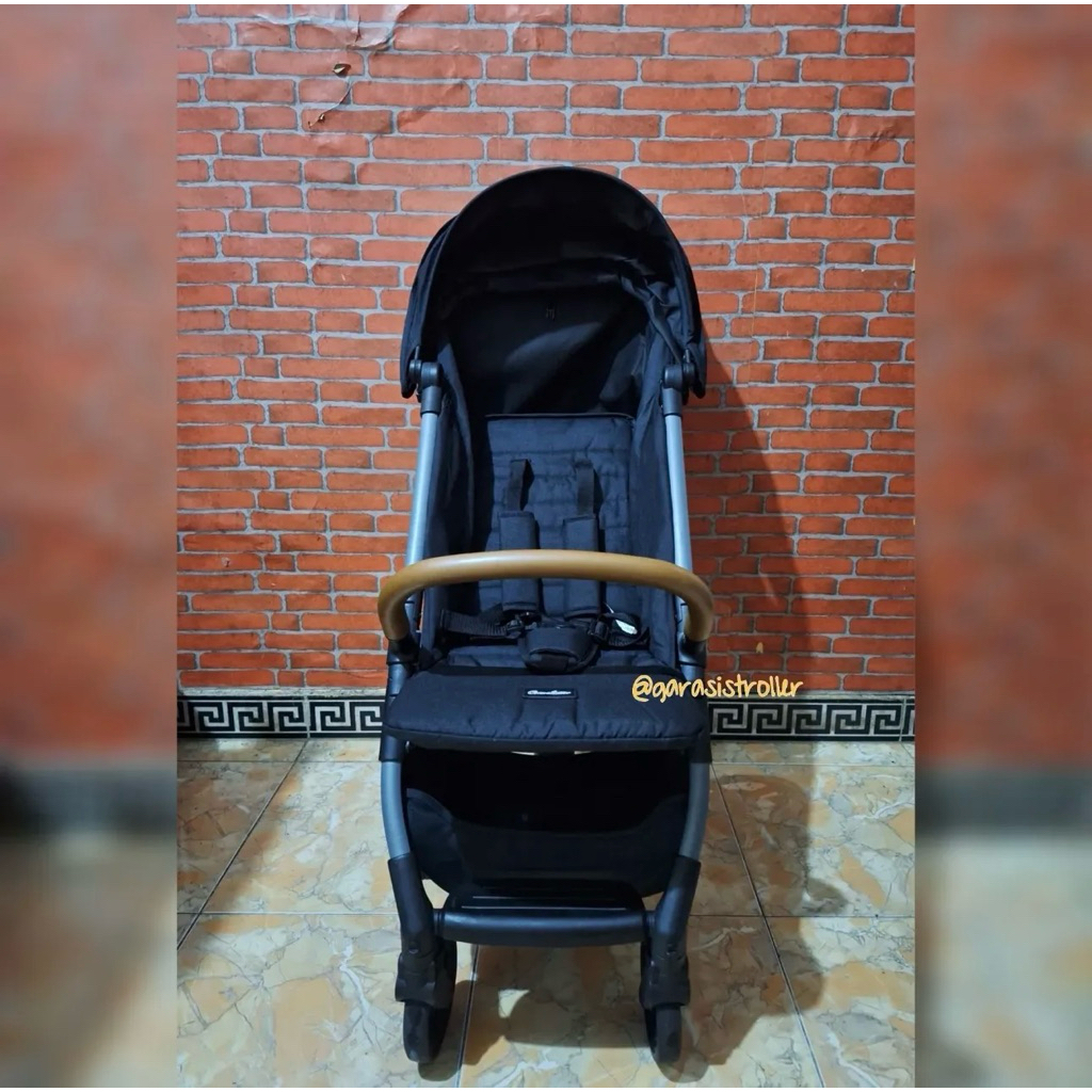 PRELOVED STROLLER COCOLATTE ICONIC NT warna black