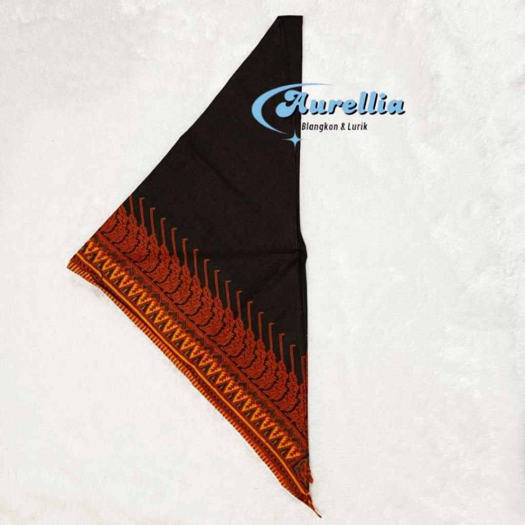 Udeng Batik Segitiga / Iket Kepala Batik Segitiga / Iket Batik Segitiga / Iket Segitiga Motif Cabut