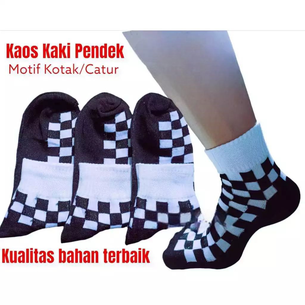 kaos kaki kotak-kotak motif catur