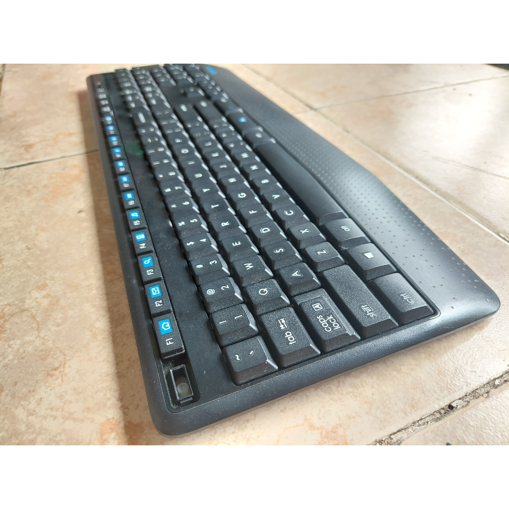 Keyboard Wireless Logitech K345 (rusak)