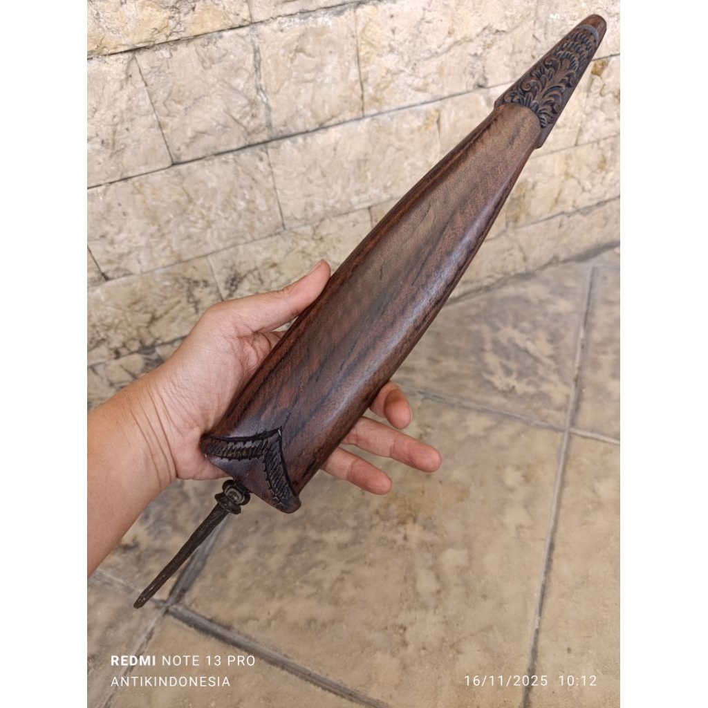 Pusaka Tomb*k Ron Andong