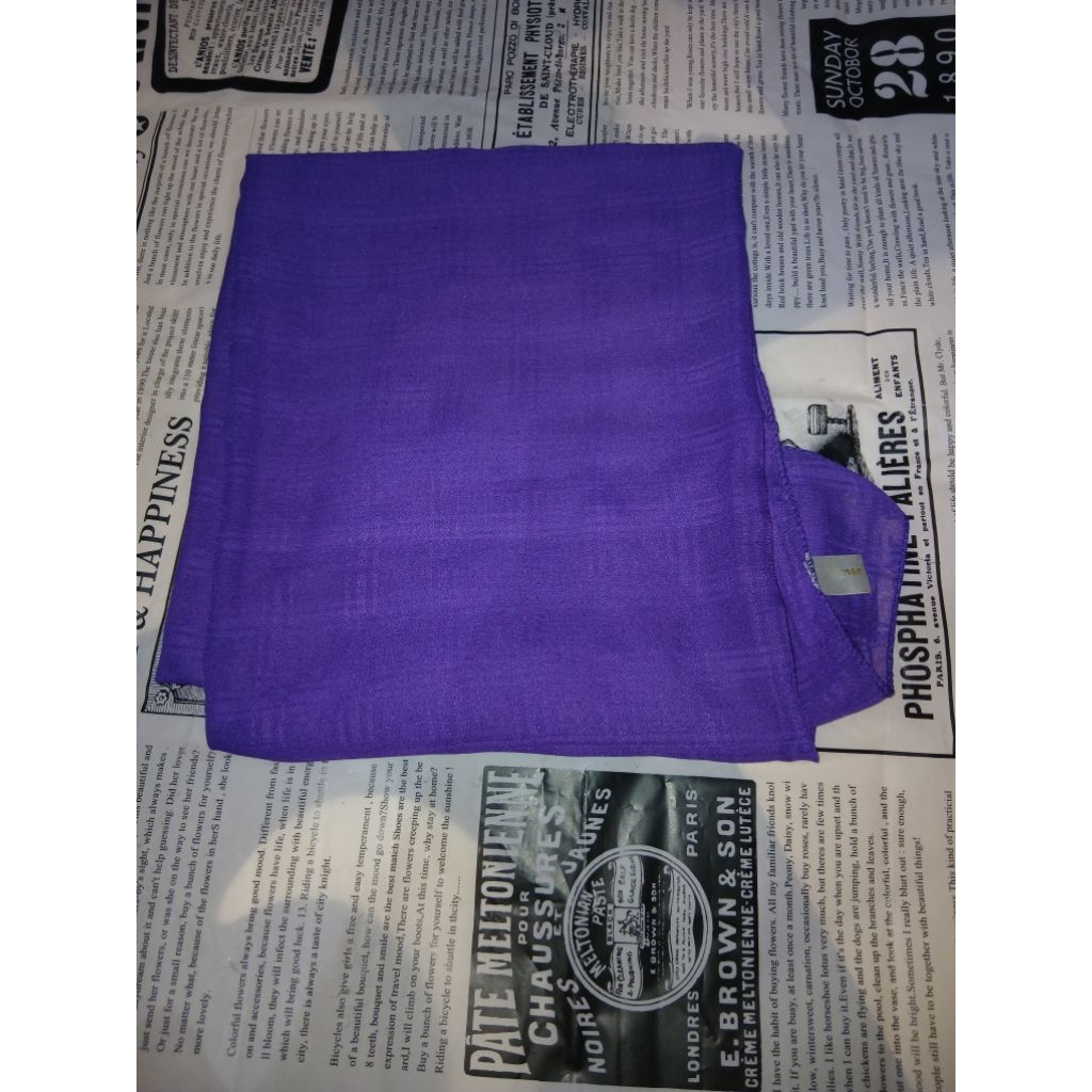 KERUDUNG HIJAB SEGI EMPAT UNGU MOTIF GARIS