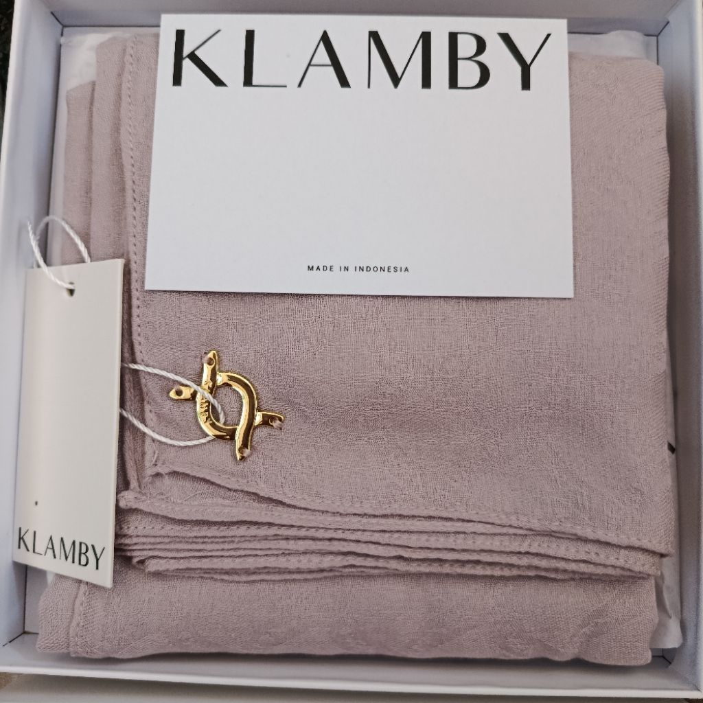 Wearing Klamby WK Plain Scarf Monogram Chain Lush Voal Abu Grey Mono Abu2 Hijab Jilbab