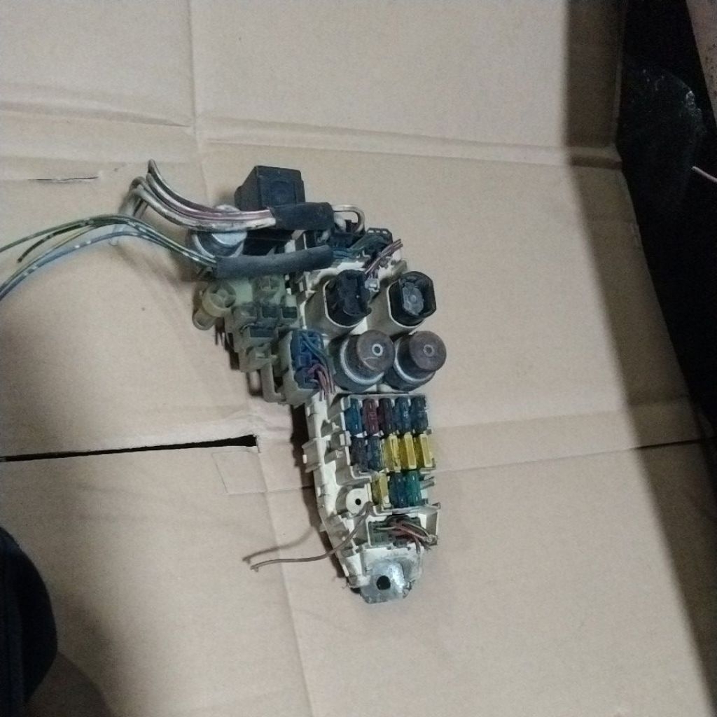 BOX SKRING SEKRING TOYOTA CORONA EX SALON TWINCAM ST 171 1.6 CC