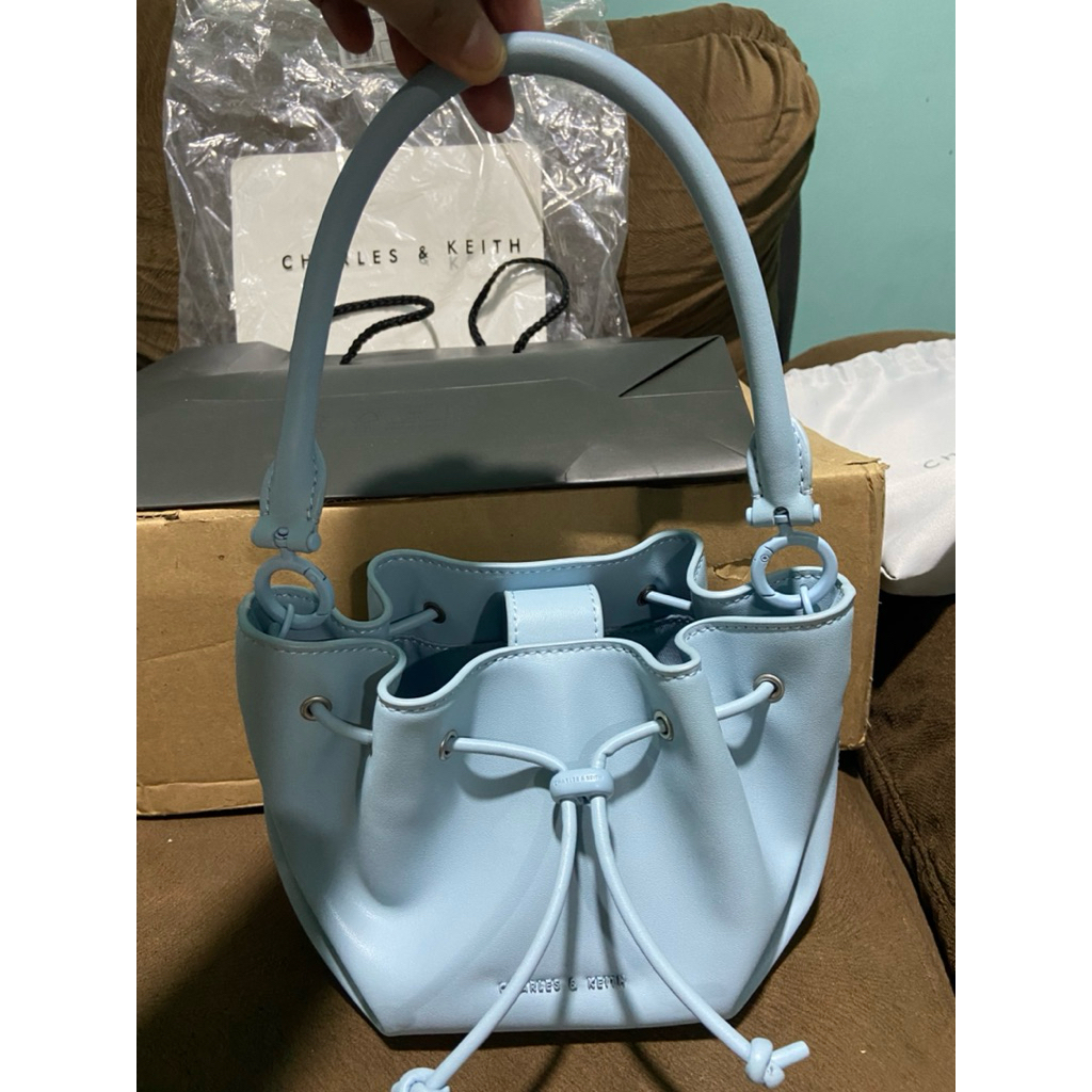 Tas Serut Bucket Original Charles And Keith