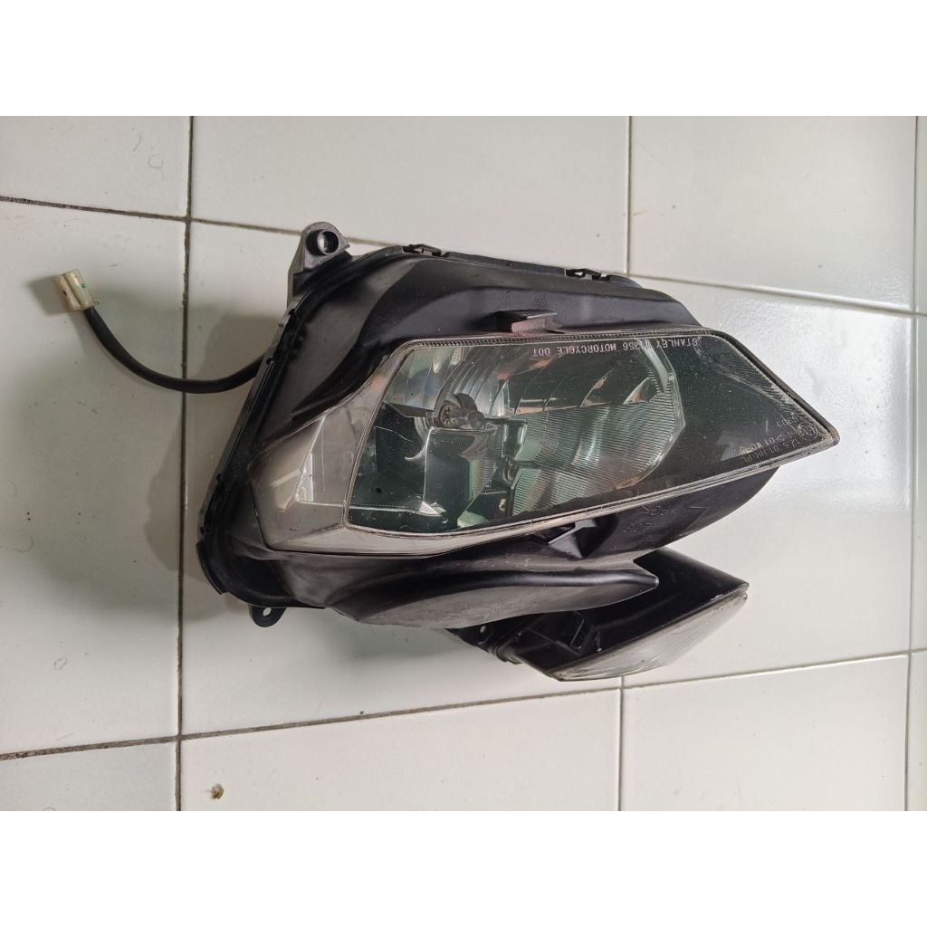 Reflektor lampu depan Yamaha R25 sebelah kiri original 2nd lepasan motor