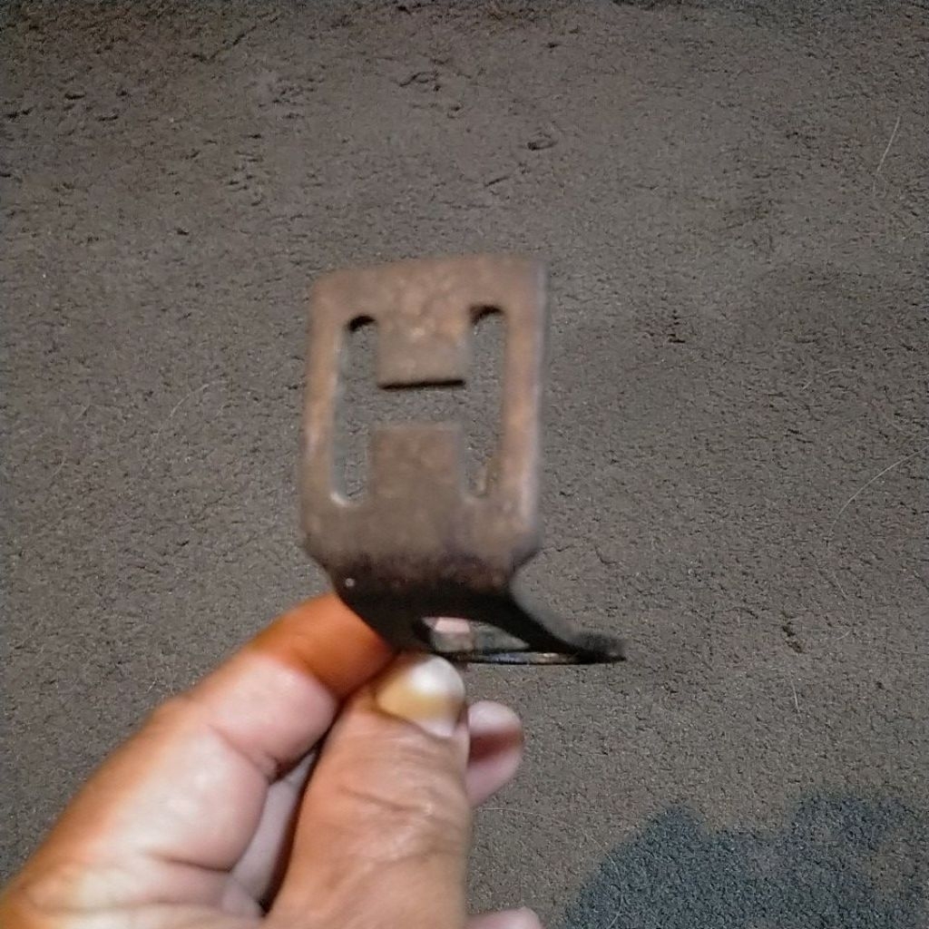 holder/cagak lampu sepeda onthel Hercules