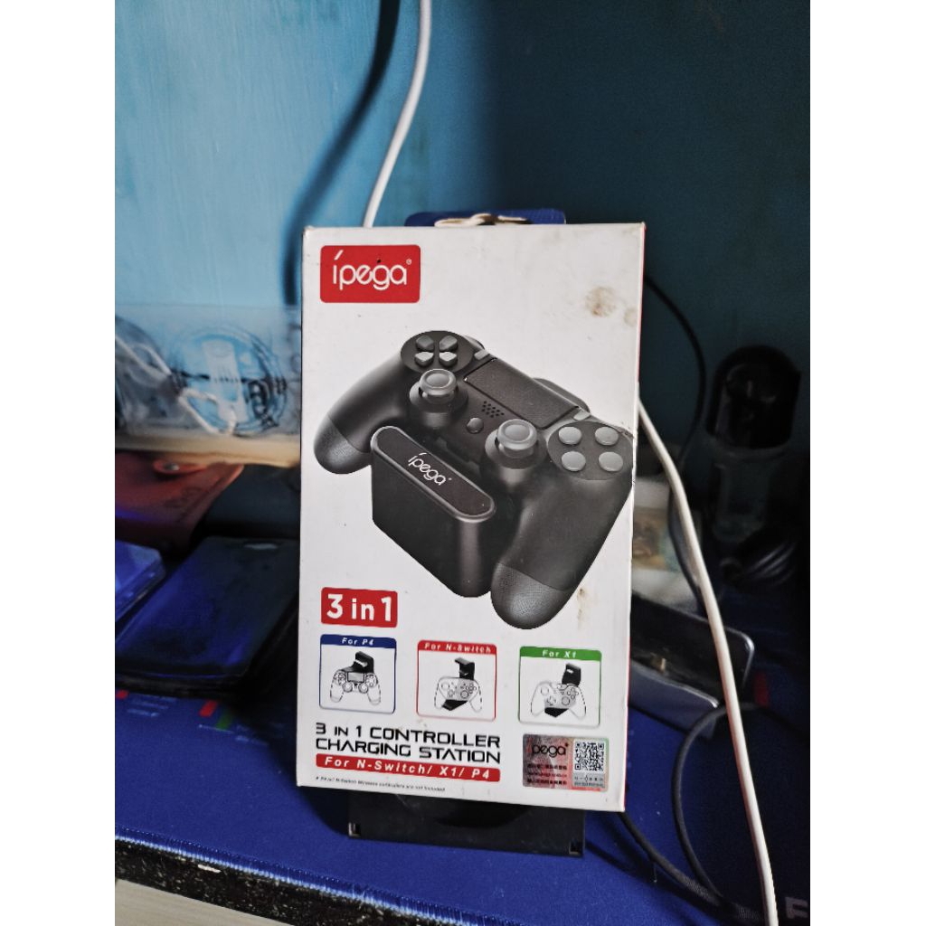 Charging dock ipega 3 in 1 Nintendo switch pro controller DS4 XBOX controller second