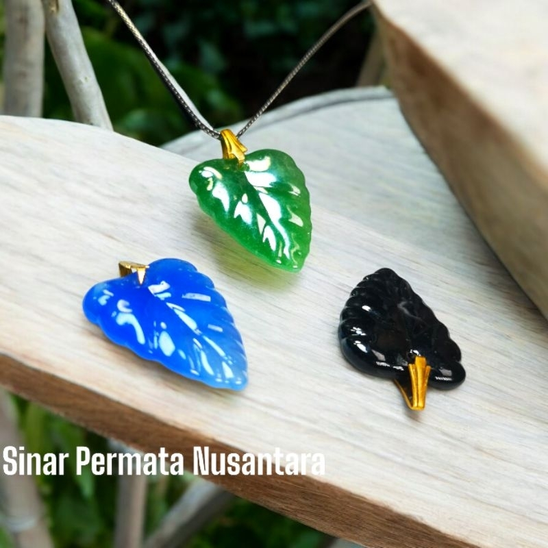 Liontin batu giok motif daun accesories tambahan kalung / NBM1-372