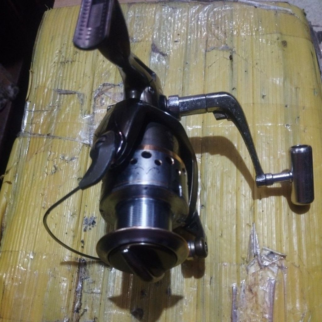 REEL PANCING 3000 BEKAS UNTUK DI LAUT
