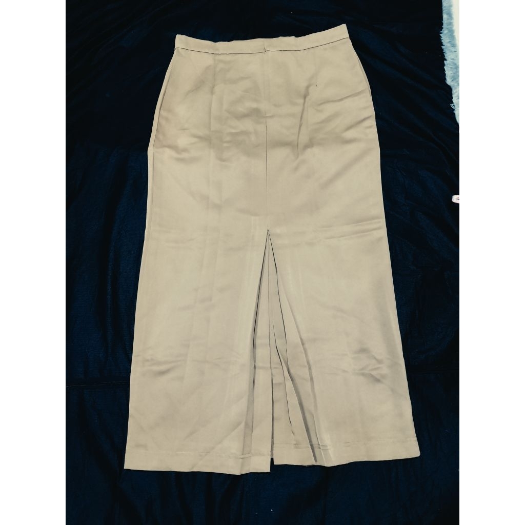 Rok LINMAS / PDH / PNS / ASN / DINAS / Pemda / Kerja / Guru. Khaki. Perempuan. Preloved