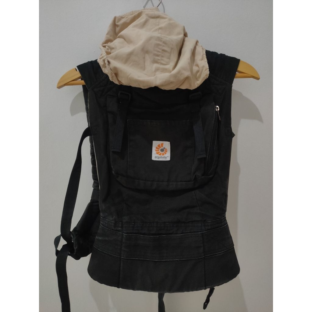 Gendongan Bayi Second Preloved SSC Ergobaby black camel
