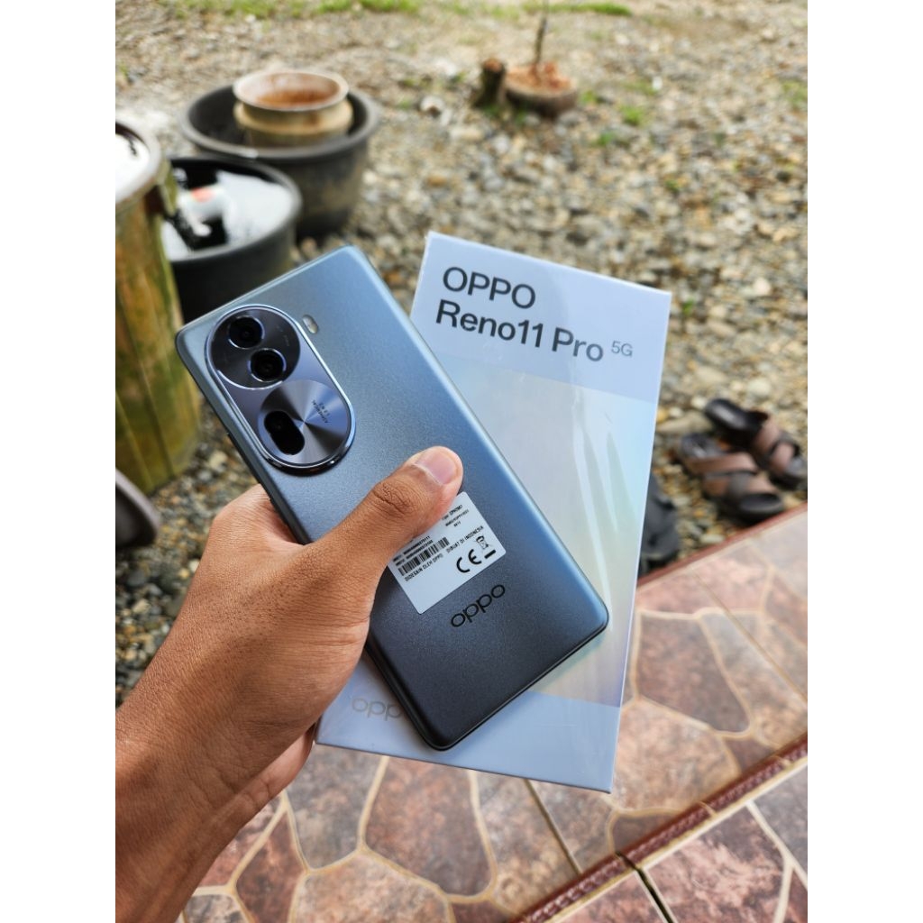 Oppo Reno 11 Pro 12/512 second