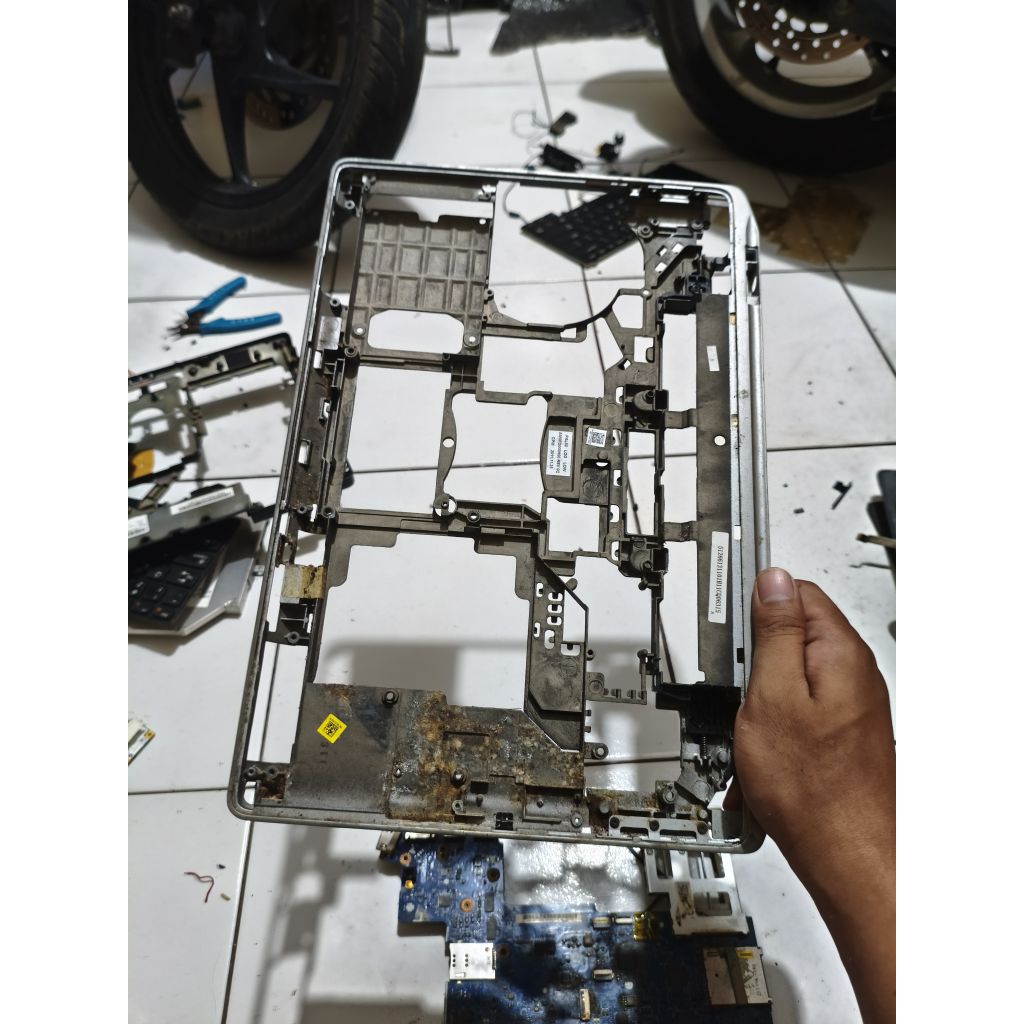 casing bawah motherboard dell e6420