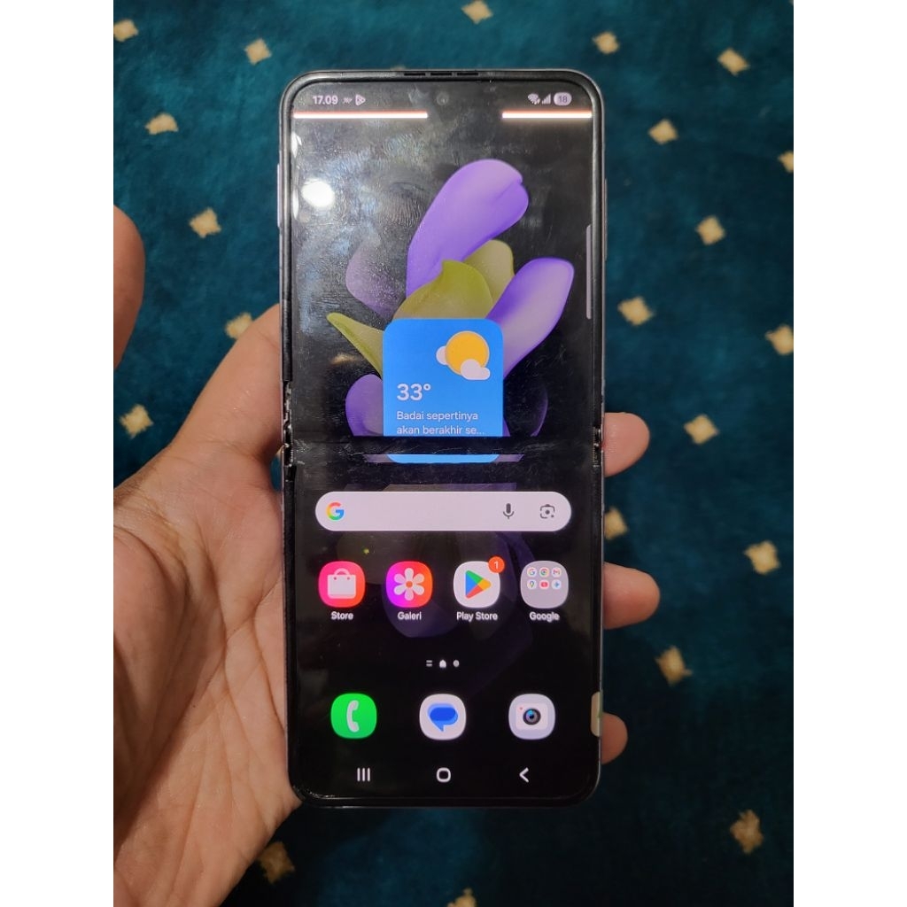 Samsung Z flip 4 minus layar