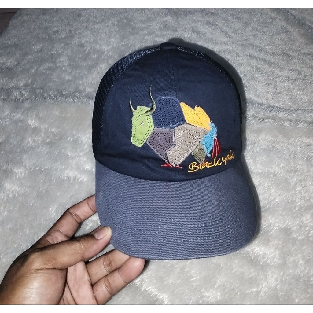 Topi Trucker BLACKYAK Setelan Second