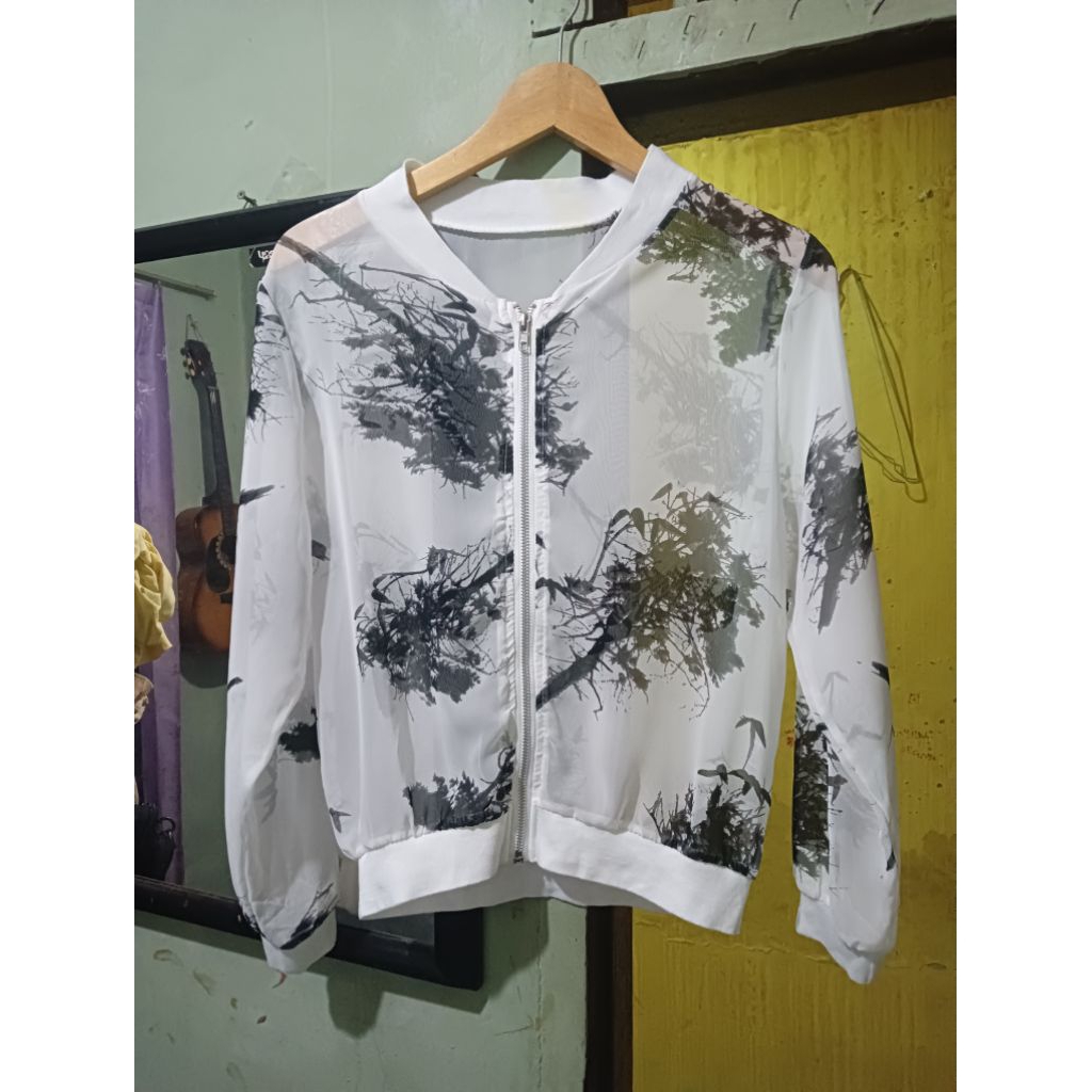 Jacket bomber motif wanita