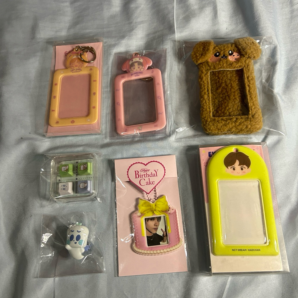 CARD HOLDER SANRIO NCT MARK HAECHAN MD NCT DREAM BIRTHDAY HAECHAN (baca desk)