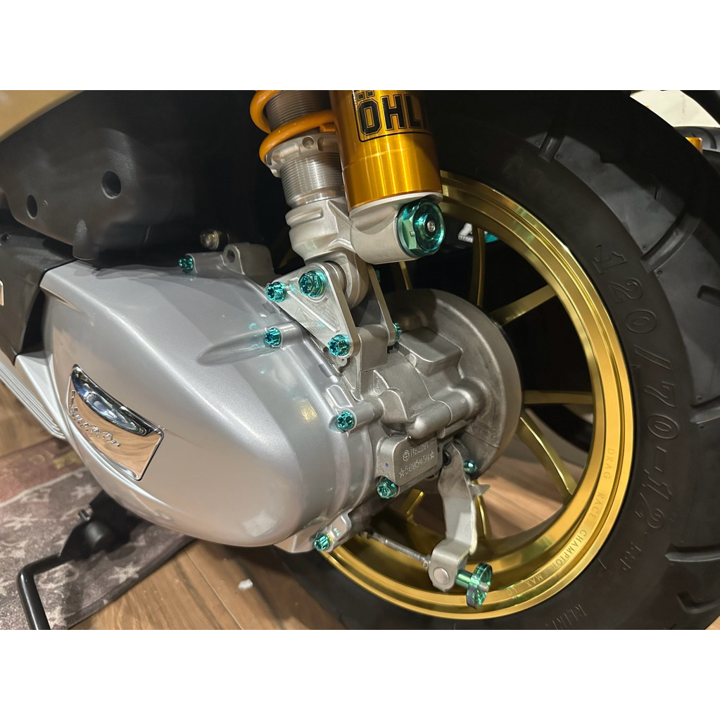 Baut Titanium Bak Box CVT Vespa Sprint Primavera Baut Titanium Cover CVT Vespa Sprint Primavera