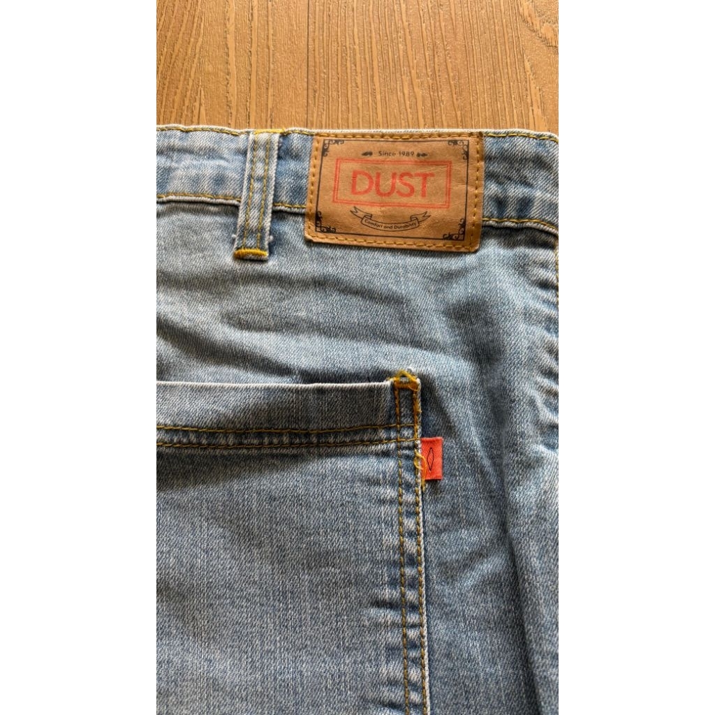 DUST JEANS