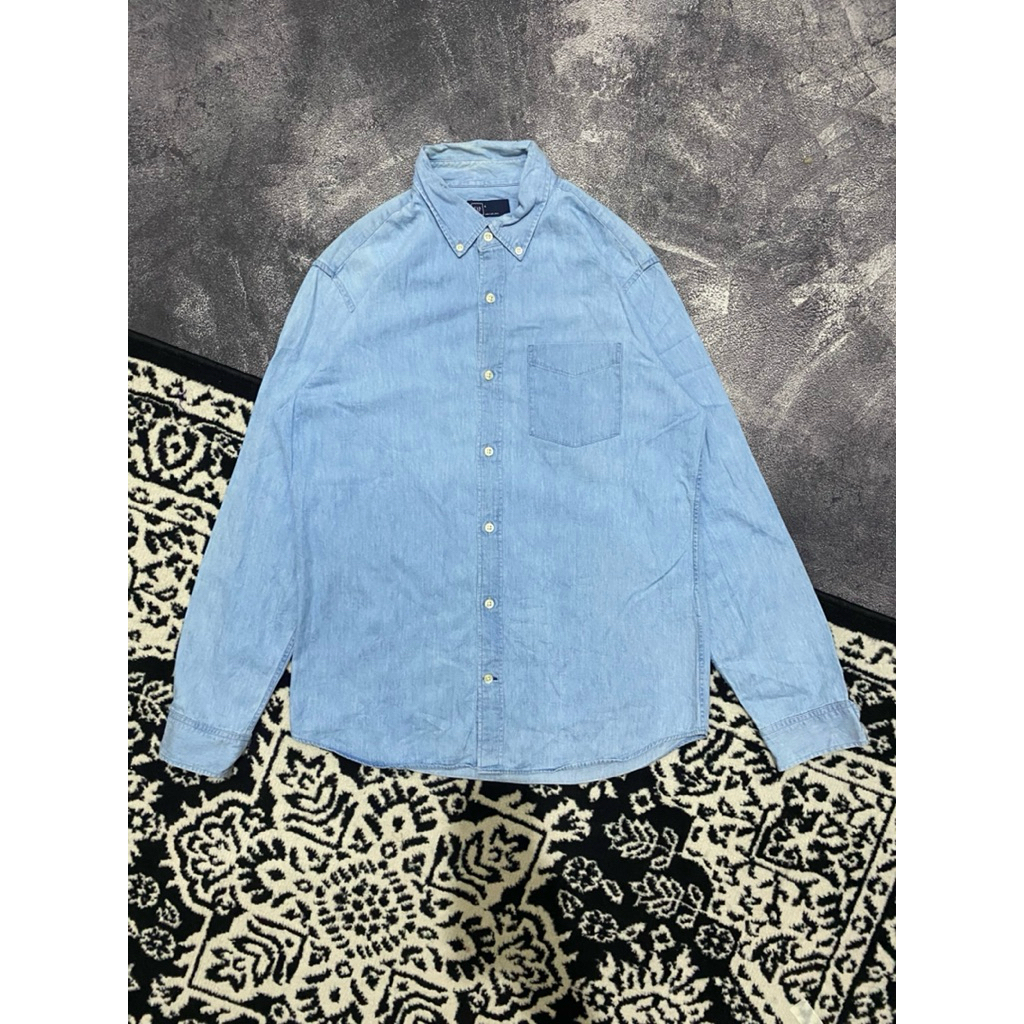 kemeja denim gap second