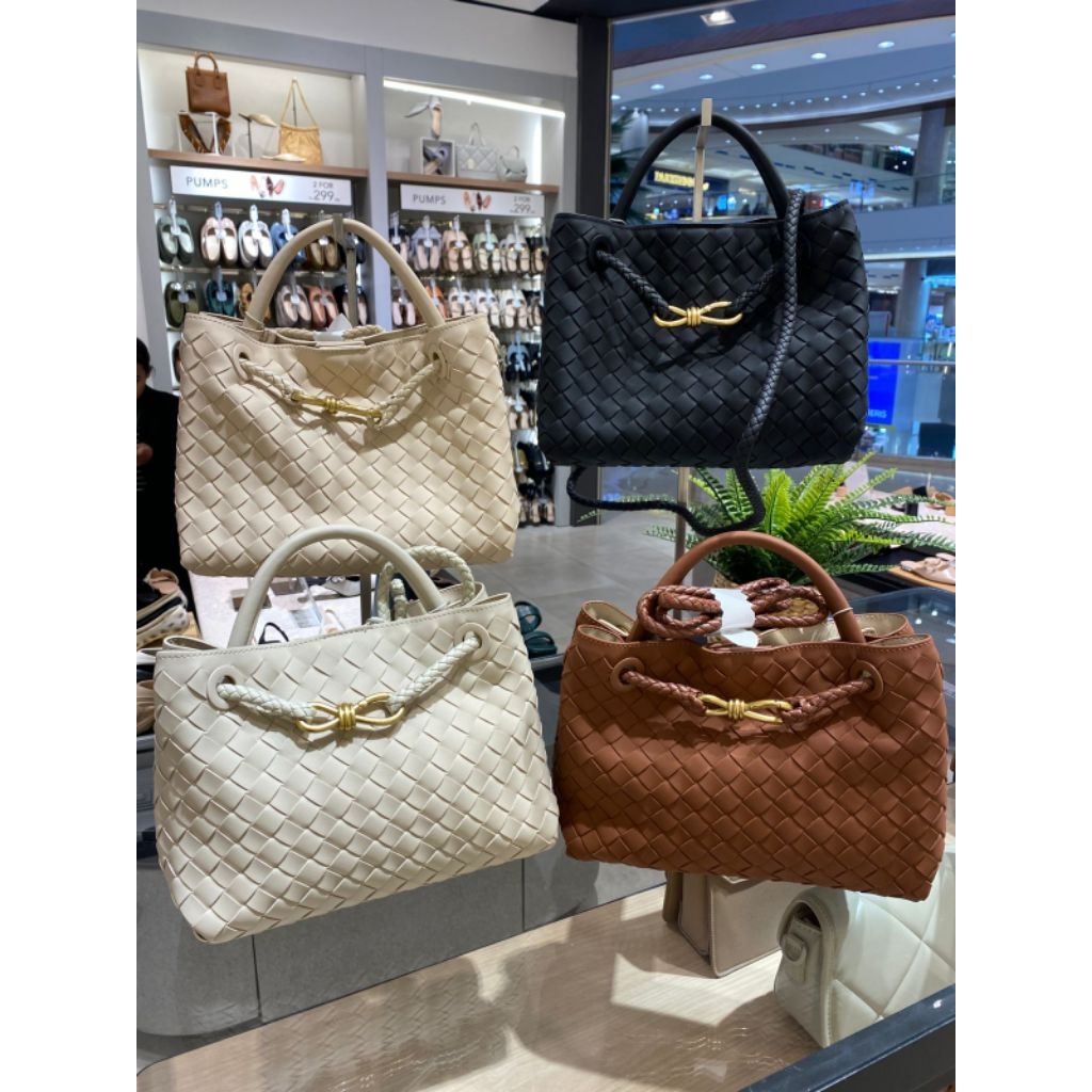 Tas Selempang & Bahu Wanita CASTILA Urban&Co Promo