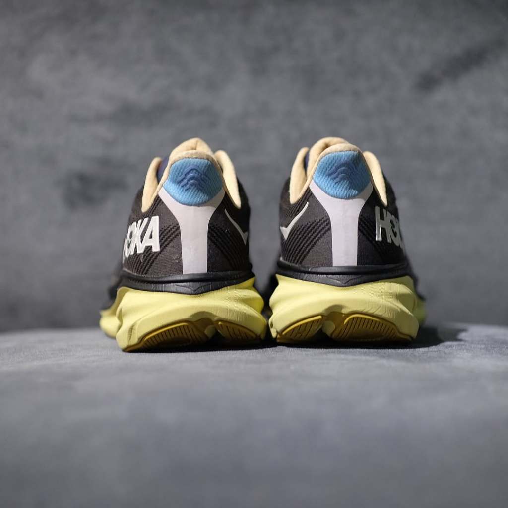 HOKA CLIFTON 9