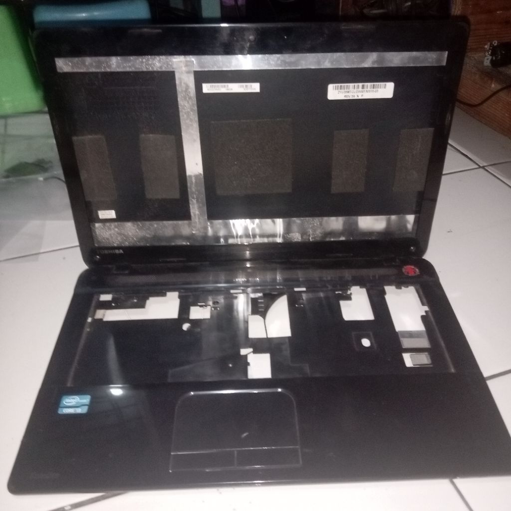 casing laptop thosiba C40