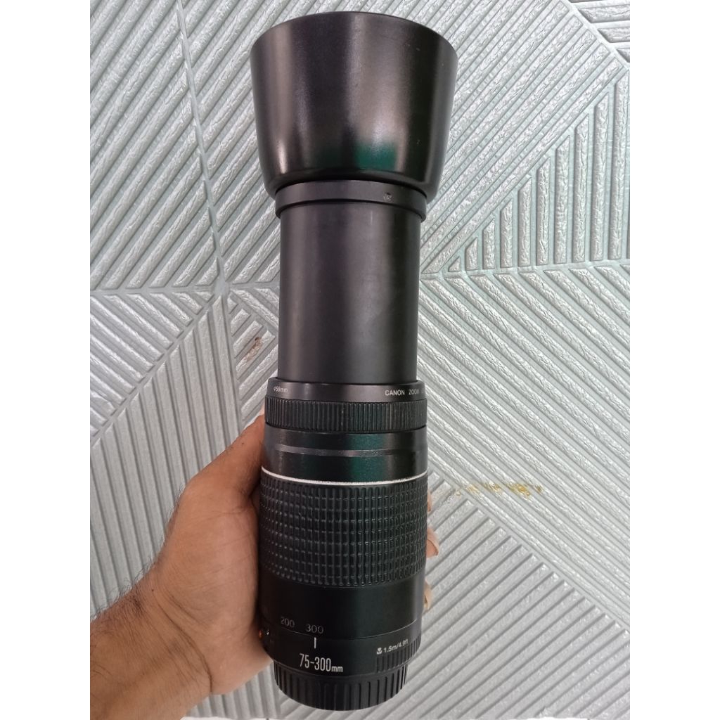 Lensa Tele CANON 75-300mm