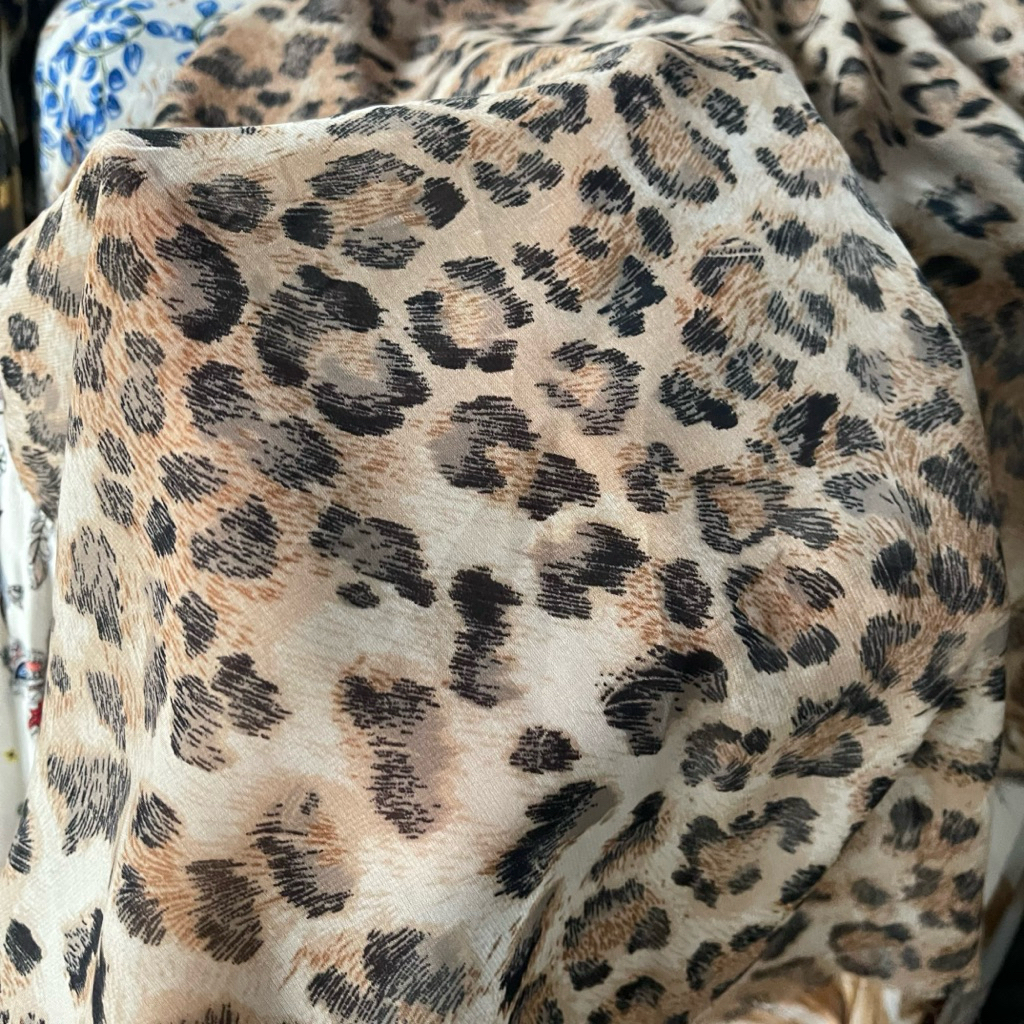 kain sifon sutra motif macan premium - kain sifon salju motif leopard - kain sifon ceruti nt